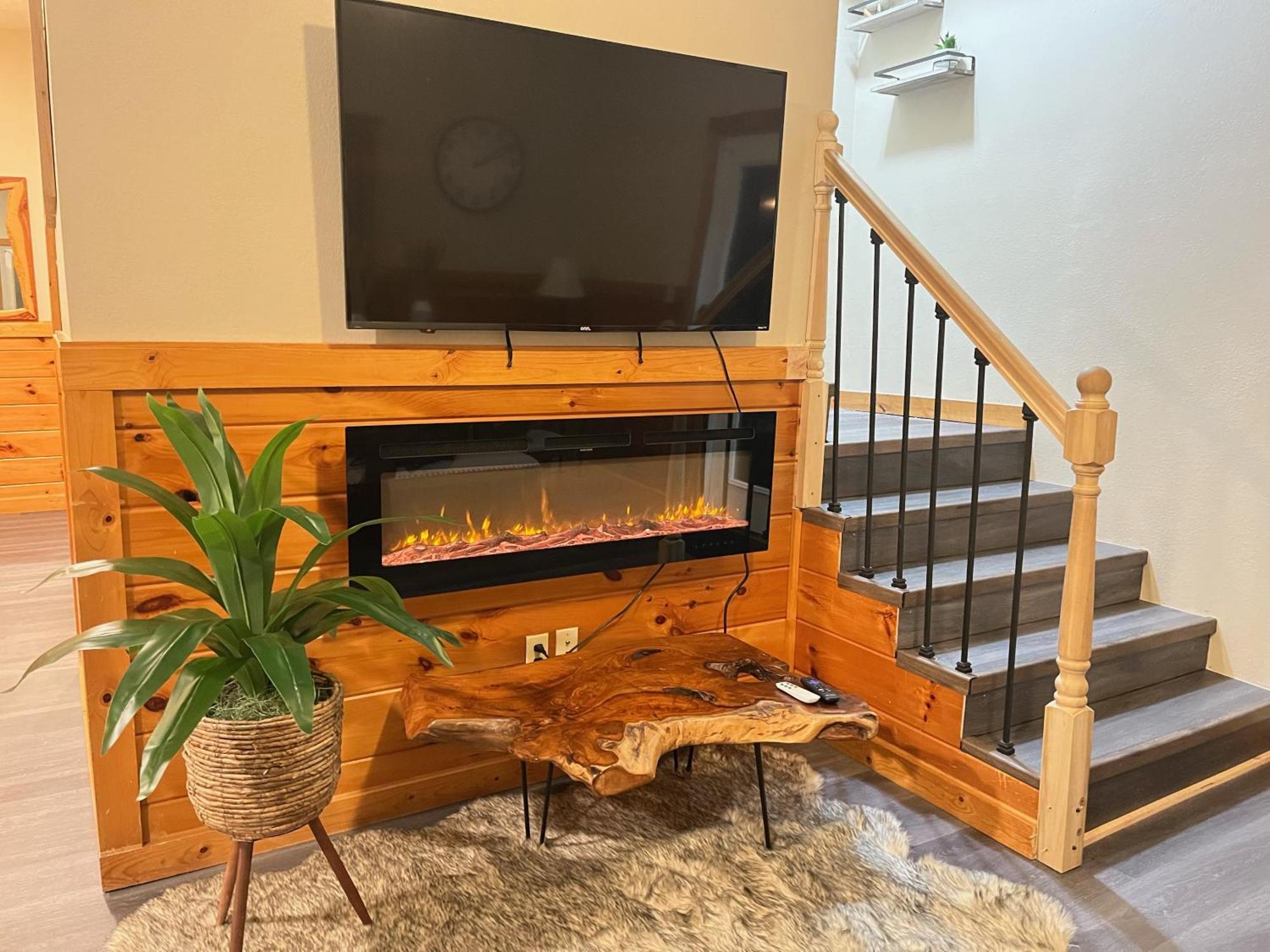 Smokey Mountain Retreat, Hot Tub, Game Room, Sleeps 8! Gatlinburg Ngoại thất bức ảnh